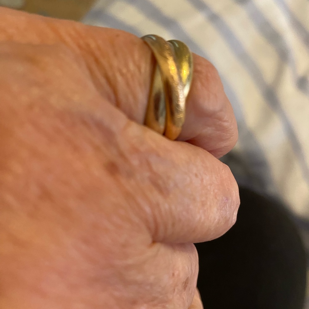 Three colors if 18 k ,rose,white,gold TrinityRing size 7 use barely